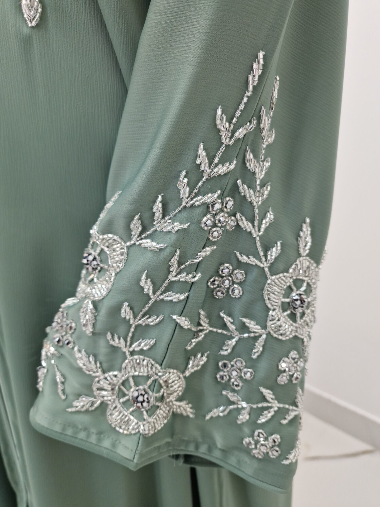 Premium 3pcs Beaded Open Abaya - Image 3
