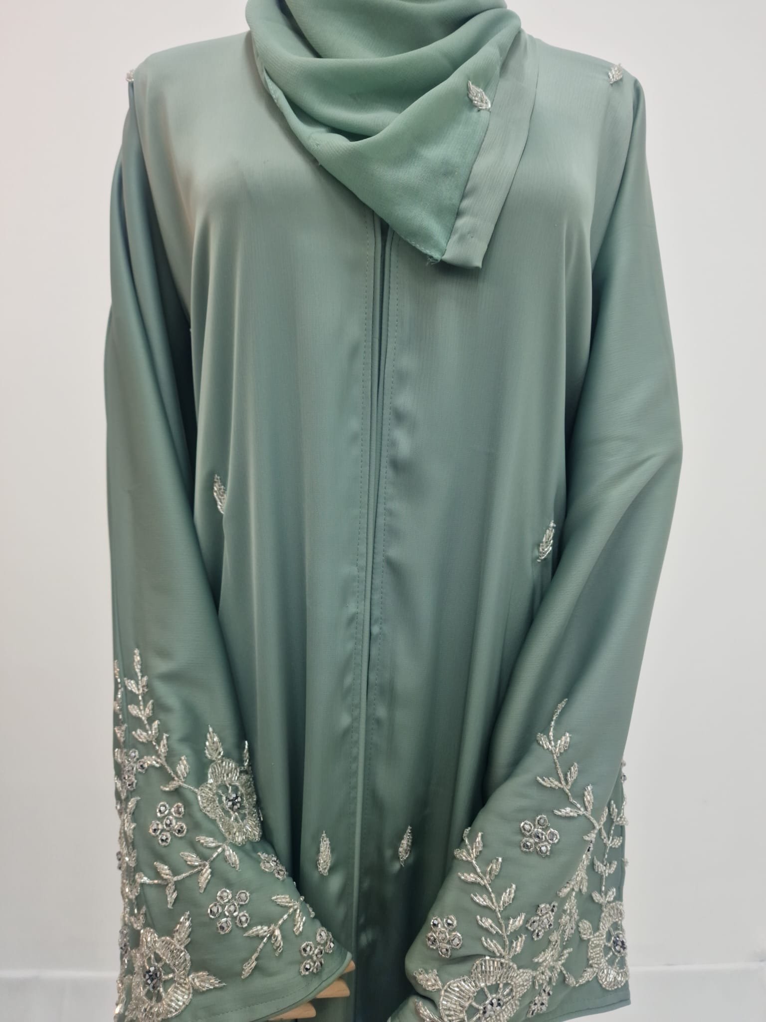 Premium 3pcs Beaded Open Abaya - Image 2